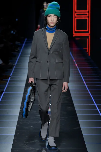 Look 32